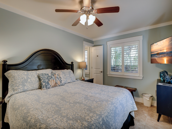 Coastal Retreat: Hilton Head Oasis with Heated Pool